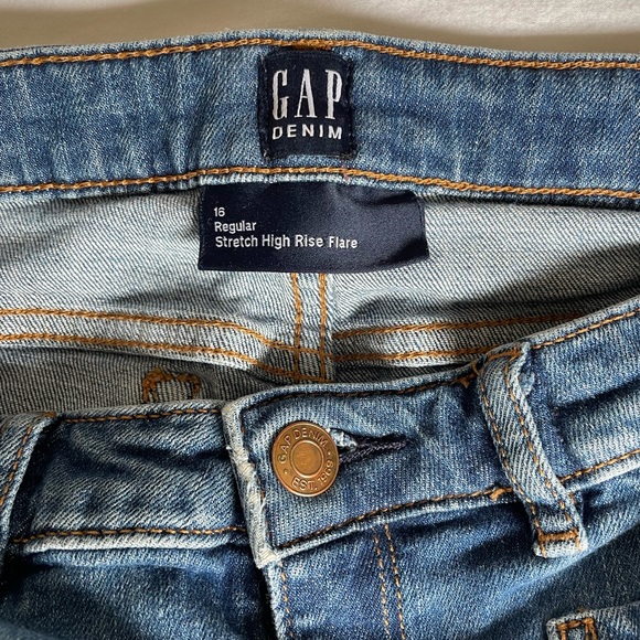 3/$15 GAP stretch high rise flare 16 regular fits like a 14/16 - Picture 5 of 5